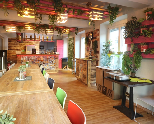 Küche bunt und fröhlich bei der gevekom