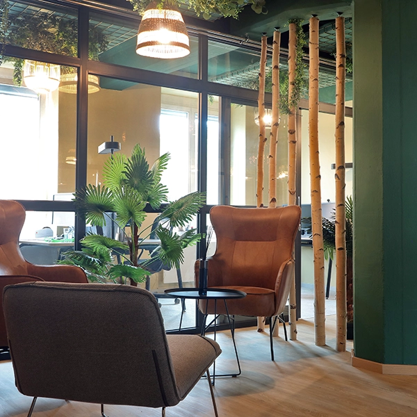 Sitzecke mit Loungemöbeln bei der gevekom